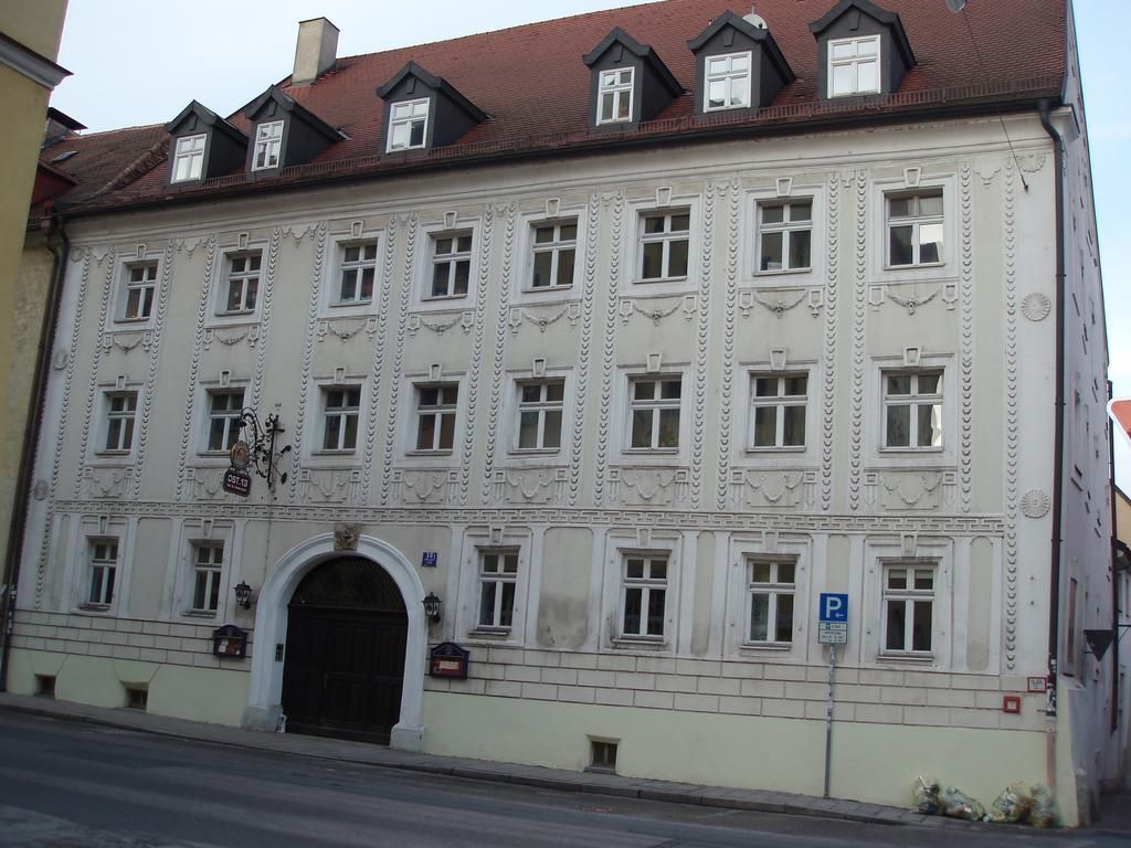 Klein Apartment